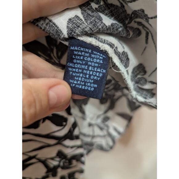 Women's black & white roll tab sleeve collared button up linen shirt plus size - Picture 4 of 9